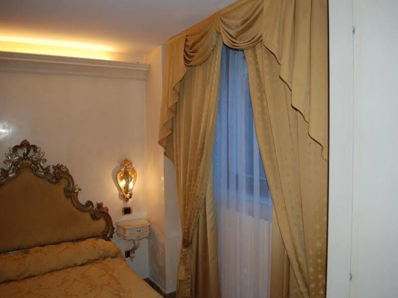 Hotel Vecellio Venecia Exterior foto